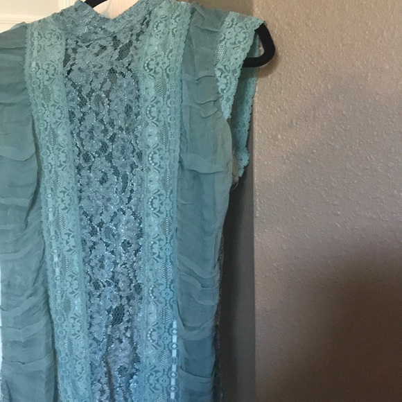 Light Blue Top 💙 - Picture 5 of 5